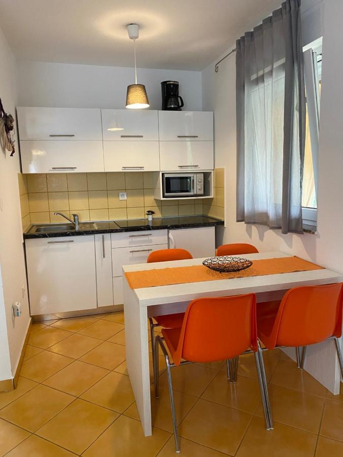 Apartment Lara Rab Town Eksteriør billede