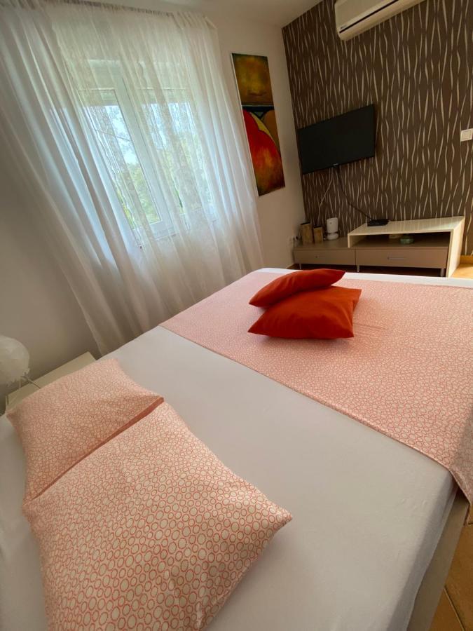 Apartment Lara Rab Town Eksteriør billede